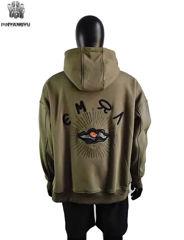 Felpa con cappuccio ricamata con filo piatto