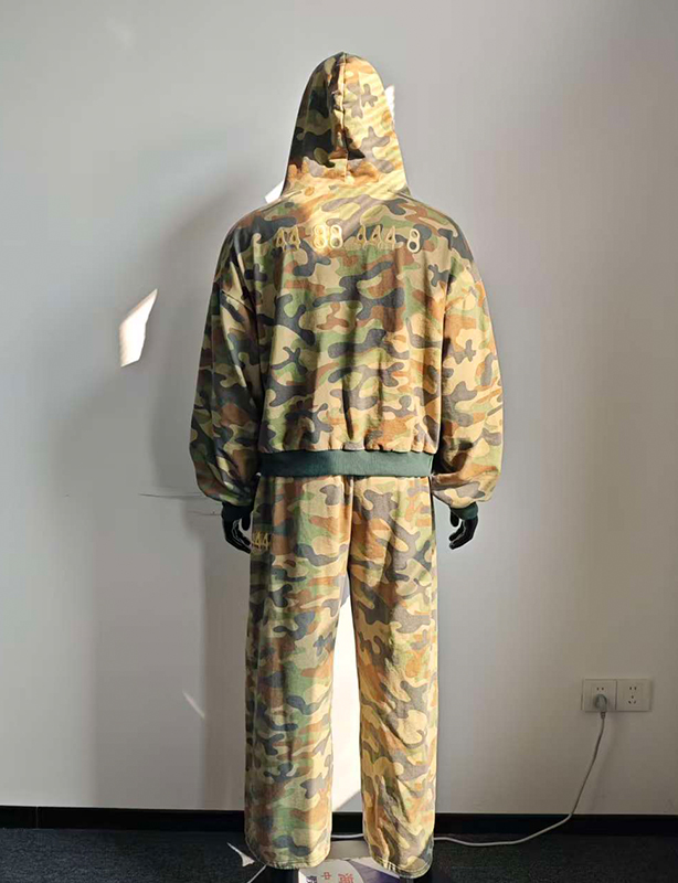 Giacche personalizzate con cerniera vintage squadrate Streetwear ritagliate pesi massimi oversize di produttori con stampa su tutta la superficie Felpa con cappuccio con cerniera mimetica
